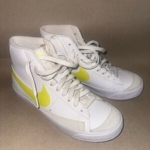 Nike Women's White and Yellow Sneakers